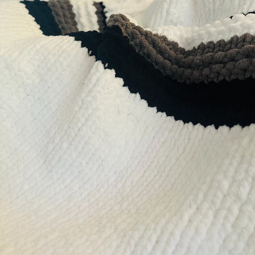 Chunky Plush Knit Blanket